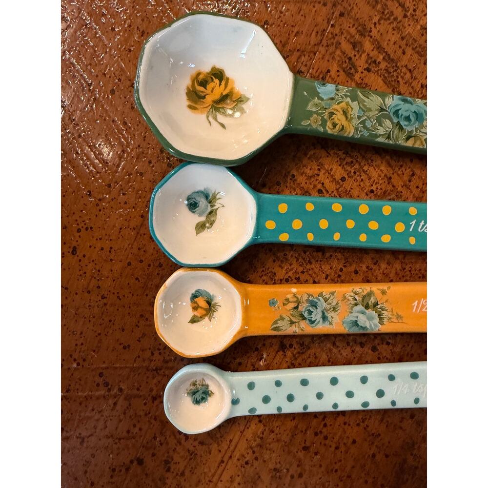 Vintage Floral Ceramic Measuring Spoons 
Hand-Painted Cottagecore Kitchen Decor - Picture 3 of 4